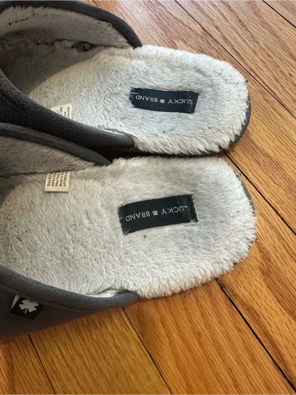 Lucky Brand Men’s Gray Plush Slide Slippers Size S 7/8 Well Worn